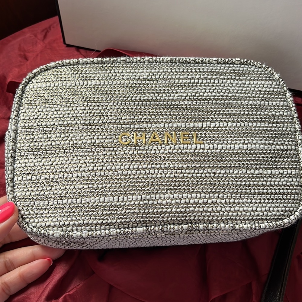 Authentic Chanel pouch - Picture 5 of 5